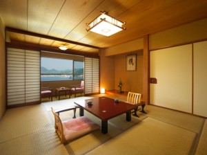 下田港を一望する客室一例（2）