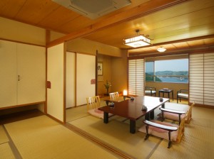 下田港を一望する客室一例（1）